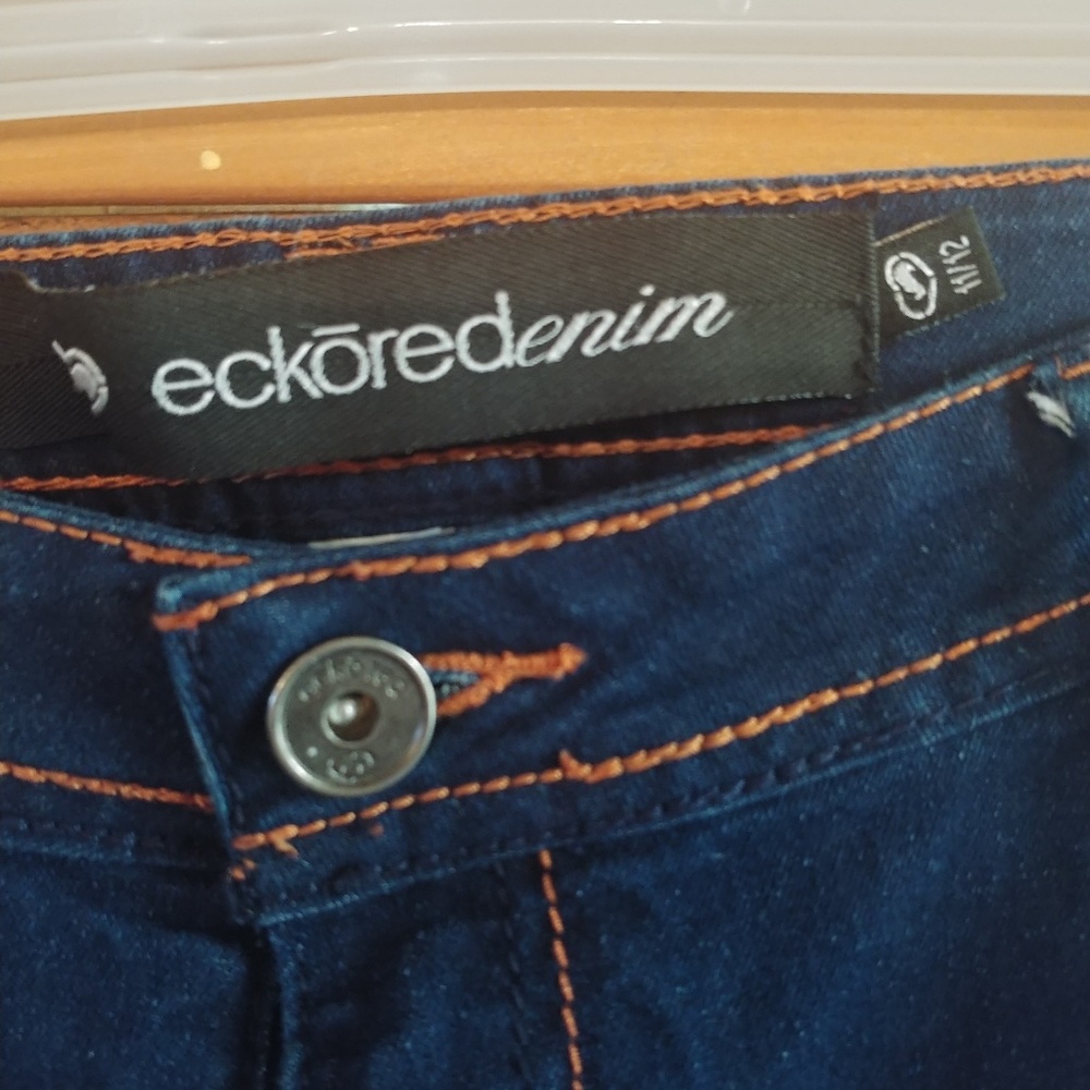 EckoRed Capris - Picture 2 of 5